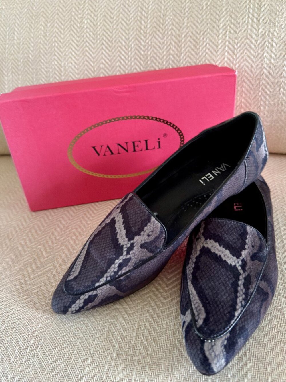 VANELi Kelvin Velvet Pointed Loafer Women's Size 9M Grey/Black